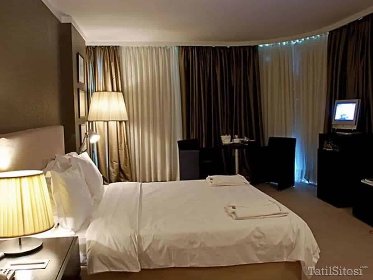 Bentley Hotel By Molton